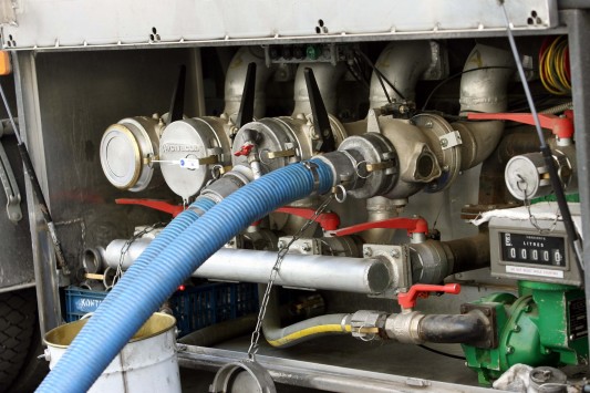 Αντιμέτωποι με κακουργήματα 6 τελωνειακοί για υπόθεση λαθρεμπορίου στη Θεσσαλονίκη - Media