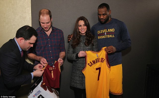 Όταν ο ΛεΜπρόν συνάντησε την Κέιτ - Media