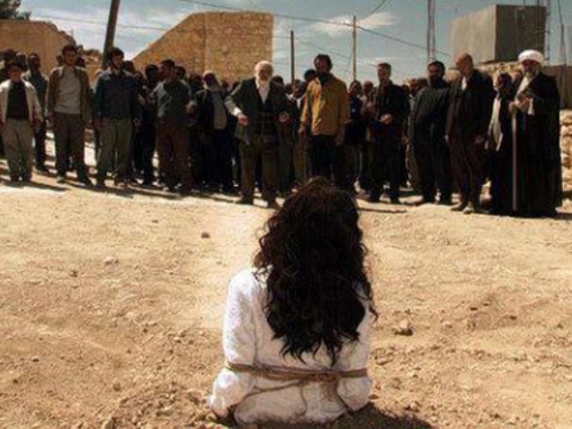 Συρία: Την λιθοβόλησαν τζιχαντιστές και… επέζησε! - Media