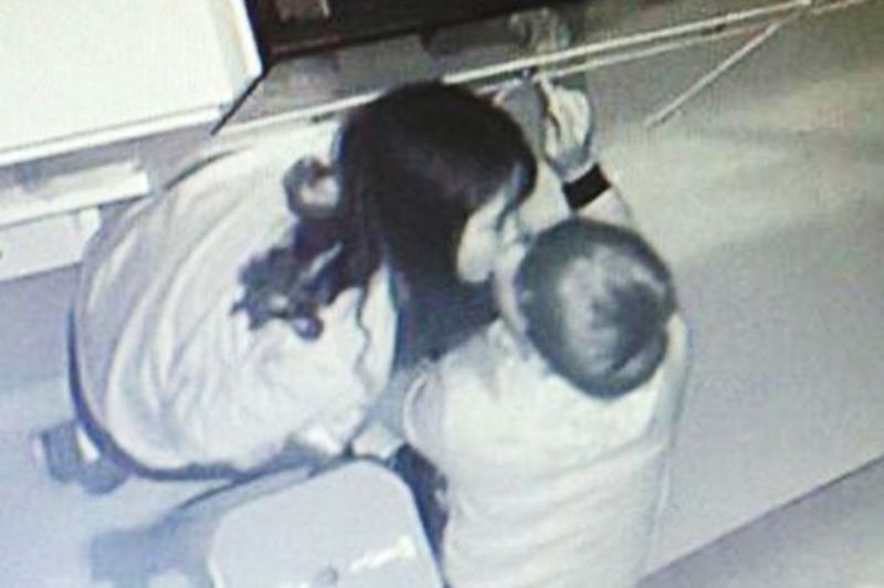 Ρομαντικό έγκλημα - Δύο έφηβοι κλέφτες συνελήφθησαν  ύστερα από φιλί τους μπροστά σε κάμερα ασφαλείας (Photos) - Media