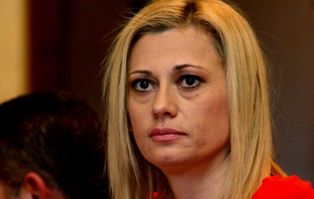 Κριτική της Ραχήλ Μακρή στο ΣΥΡΙΖΑ με αφορμή Παυλόπουλο - Media