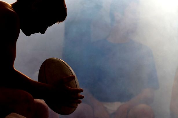 Η πρώτη επέμβαση συρρίκνωσης πέους το οποίο ήταν σαν μπάλα του ράγκμπι (Photo) - Media