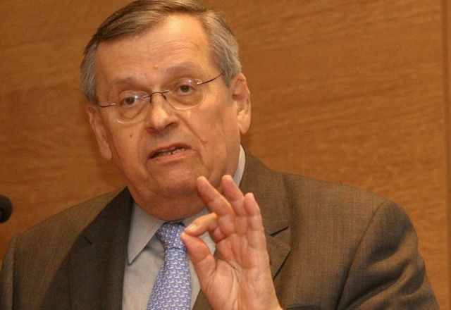 Στις εκλογές της Κεντροαριστεράς και ο Στέφανος Μάνος! - Media