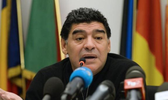 Ο Μαραντόνα έκανε λίφτινγκ! (Photo) - Media