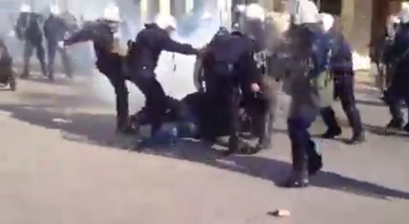 Πάτρα: MAT ξυλοκοπούν διαδηλωτή (Video) - Media