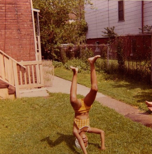 Ο Μισέλ Ομπάμα κάνει ακροβατικά με το μαγιώ της - Media