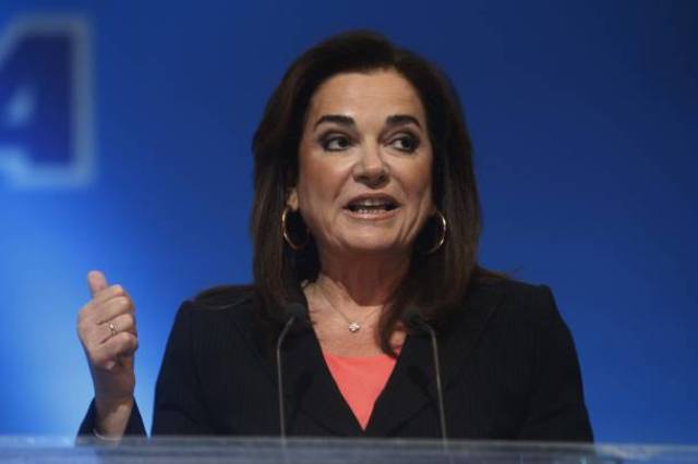 Η Ν.Μπακογιάννη ρωτά το Βαρουφάκη για το δημοσιονομικό κενό - Media