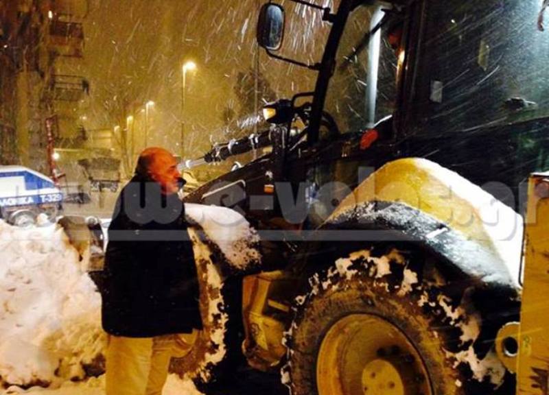 Από Δήμαρχος... οδοκαθαριστής ο Μπέος! (Photos) - Media