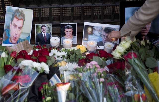 Επέστρεψε στην Ουκρανία η σύντροφος του Νεμτσόφ - Σήμερα η κηδεία του στη Μόσχα - Media