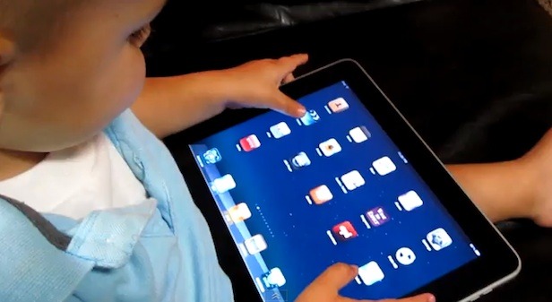 Μην αφήνετε tablets και smartphones στα δωμάτια των παιδιών - Media
