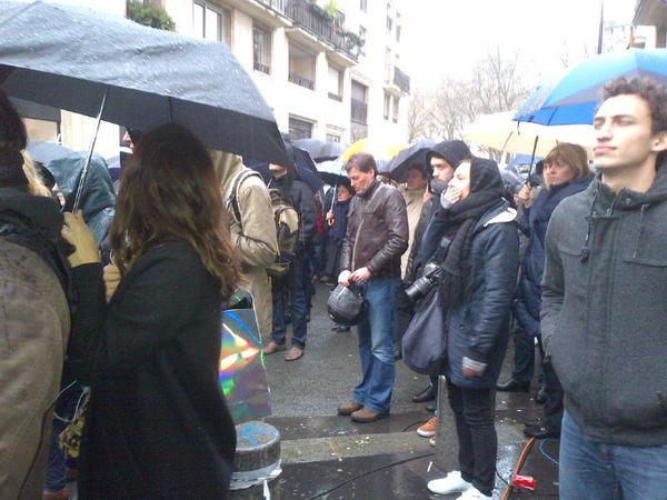 «Πάγωσε» η Γαλλία - Ενός λεπτού σιγή στη μνήμη των νεκρών του Charlie Hebdo (Photos & Video) - Media