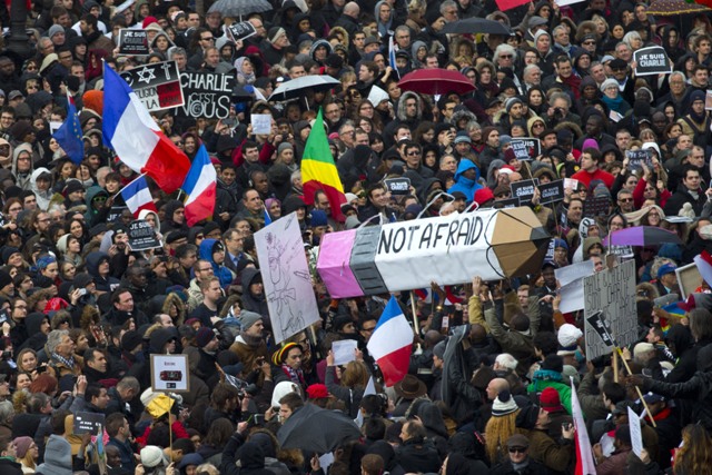 Πως είδε ο γαλλικός Τύπος την «πορεία για τη δημοκρατία» (Photos) - Media