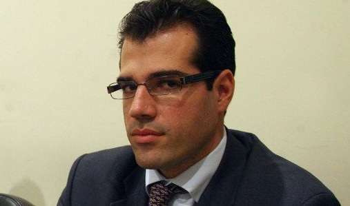 Έσπασαν το αυτοκίνητο του Θάνου Πλεύρη (photo) - Media