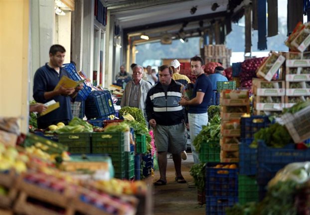 Κατασχέθηκαν 15 τόνοι οπωροκηπευτικά στη λαχαναγορά του Ρέντη - Media
