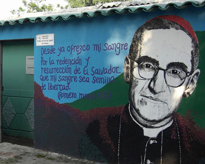 Ο Πάπας Φραγκίσκος αναγνωρίζει ως μάρτυρα τον «Άγιο Ρομέρο της Αμερικής» 
 - Media