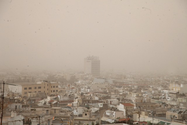 Η αφρικανική σκόνη σκέπασε την Αθήνα και ακυρώνει πτήσεις! (Photos) - Media