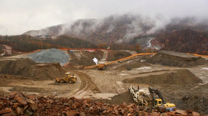 Χωρίς εντάσεις οι δύο παράλληλες συγκεντρώσεις στη Χαλκιδική - Media
