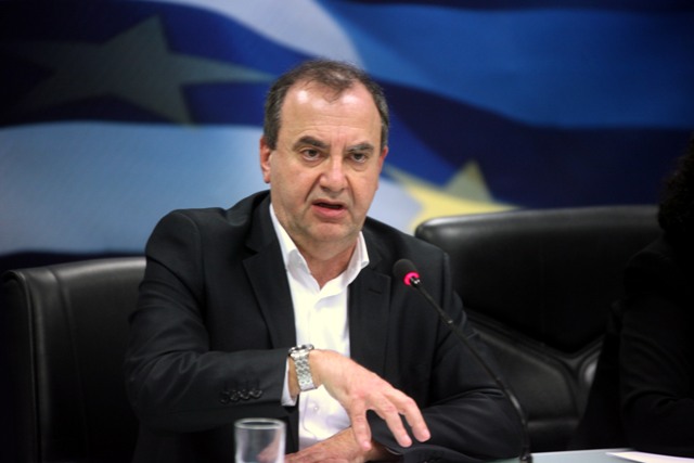 Στρατούλης: Τις επόμενες μέρες οι ρυθμίσεις για οφειλές στα Ταμεία και πάγωμα στις μειώσεις μισθών - Media