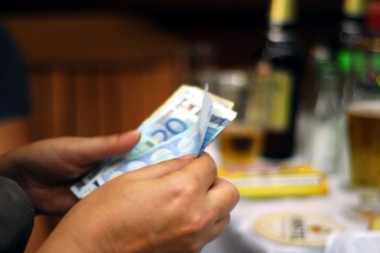 Μάθετε σε ποια επικουρικά Ταμεία έρχεται «ψαλίδι» στις συντάξεις - Media