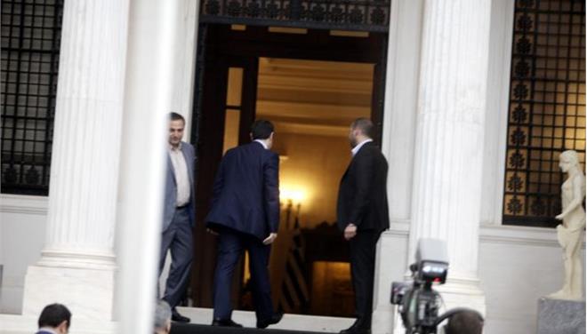 Καθησυχάζει η κυβέρνηση - Το τραπεζικό σύστημα είναι απολύτως διασφαλισμένο - Media