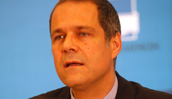 Επίθεση Τζήμερου σε Βαρουφάκη: «Πόσο ηλίθιος είσαι!» - Media