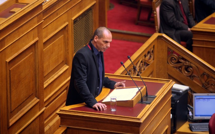 «Βροχή» ερωτήσεων στο Βαρουφάκη για το χρηματοδοτικό κενό - Media