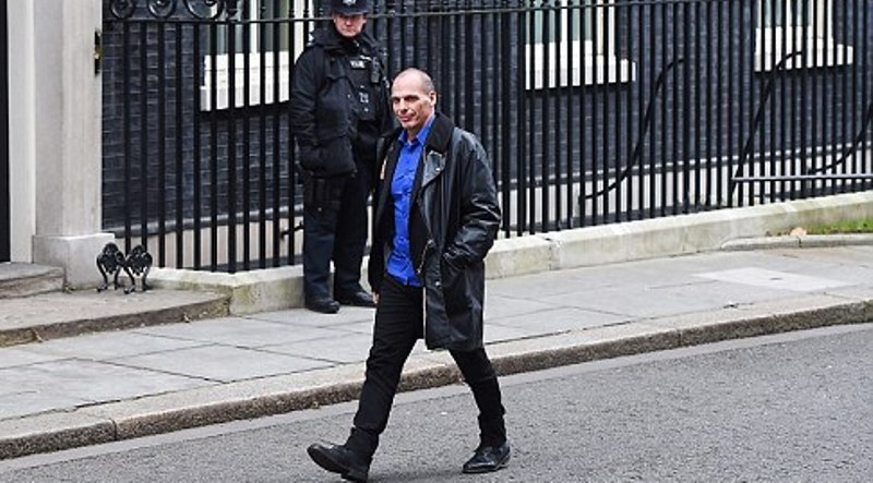 Πόσο κοστολογεί ολλανδική εφημερίδα το ντύσιμο Βαρουφάκη; (Photos) - Media