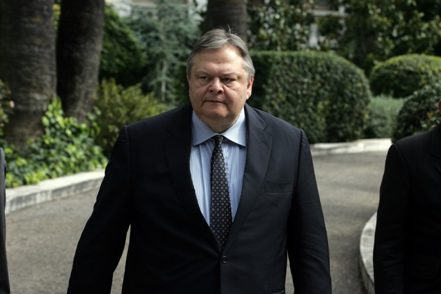 Βενιζέλος: Οδεύουμε προς το Μνημόνιο 3 - Media