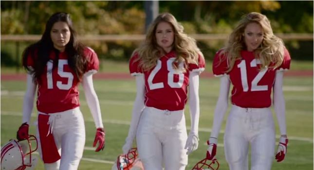 Αμερικάνικο φούτμπολ με… τους αγγέλους της Victoria Secret (Video) - Media