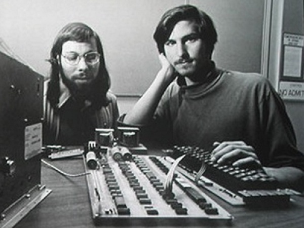 Ο συνέταιρος του Στηβ Τζομπς καταρρίπτει τον μύθο του θρυλικού γκαράζ της Apple! - Media