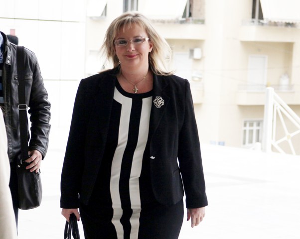 Κληρικό θέλει η Ξουλίδου για ΠτΔ - Media