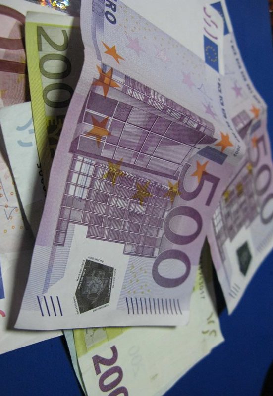 «Τρύπα» 400 εκατ. ευρώ σε ένα τρίμηνο στα Ταμεία - Media