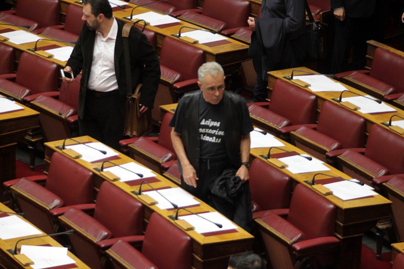 Αποθέωση Ζουράρι μετά την ομιλία του – Τον χειροκρότησε και ο Βενιζέλος! (Video) - Media