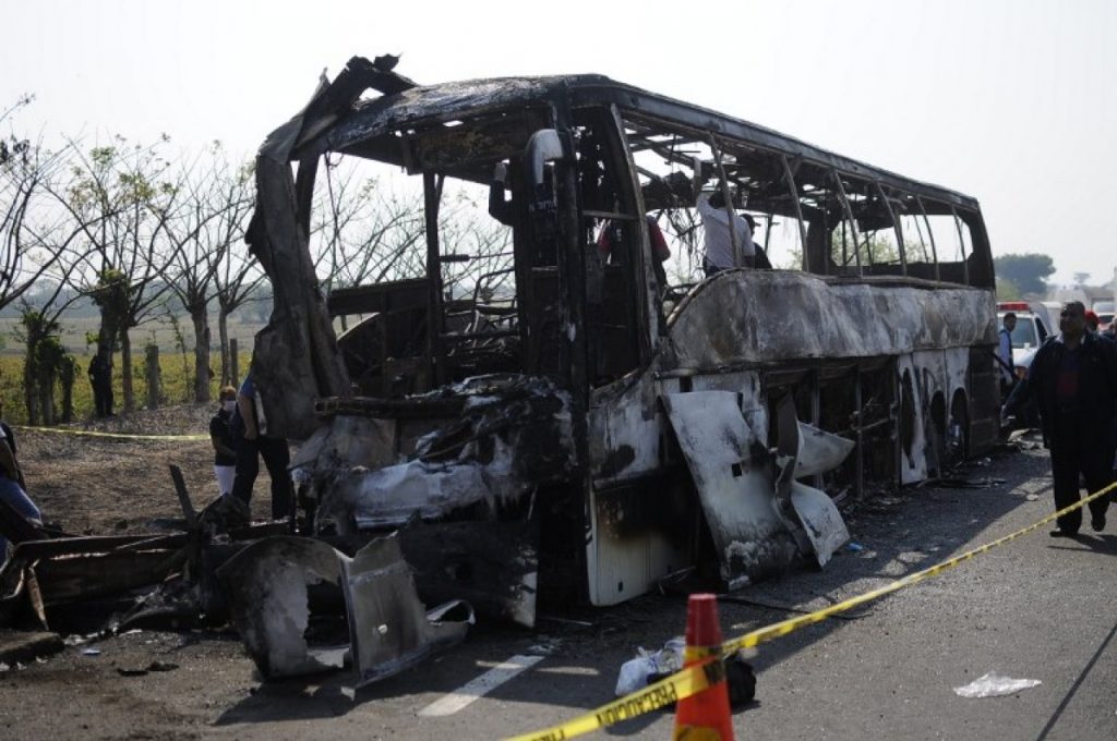 Περού: Τουλάχιστον 34 νεκροί σε καραμπόλα λεωφορείων - Media