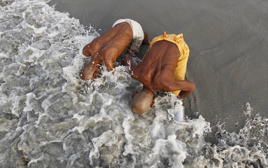 Τραγικός θάνατος ινδουιστών προσκυνητών - Media