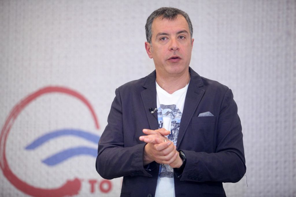 Σ.Θεοδωράκης στους FT: « Η κυβέρνηση τσακώνεται με φανταστικούς εχθρούς» - Media