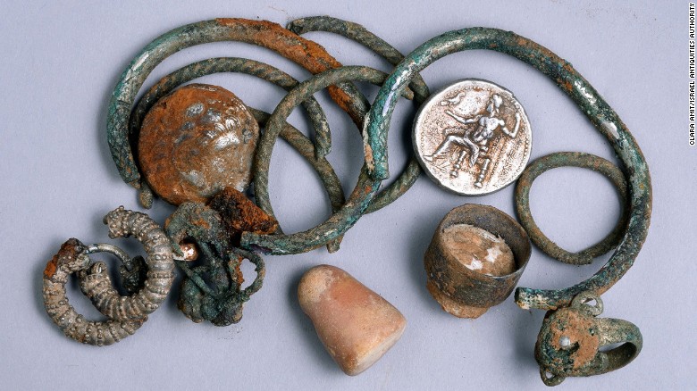 Ανακάλυψαν θησαυρό από την εποχή του Μ. Αλεξάνδρου σε σπήλαιο στο Ισραήλ - Media