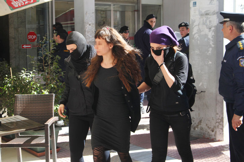 Αποφυλάκιση της μητέρας και της συντρόφου Τσάκαλου ζητά ο εισαγγελέας - Media