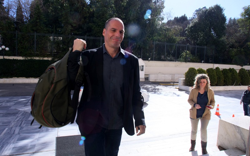 Το twitter τρολάρει τους «μυστικούς εφοριακούς» του Βαρουφάκη - Media