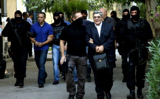 Ελλοχεύουν οι χρυσαυγίτες - Media