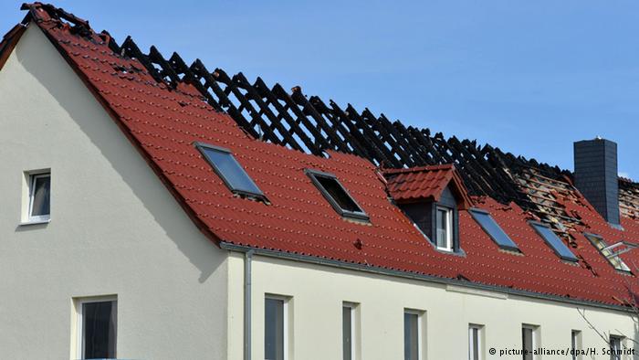 Γερμανία: Νεοναζί έκαψαν πολυκατοικία που θα στέγαζε πρόσφυγες - Media