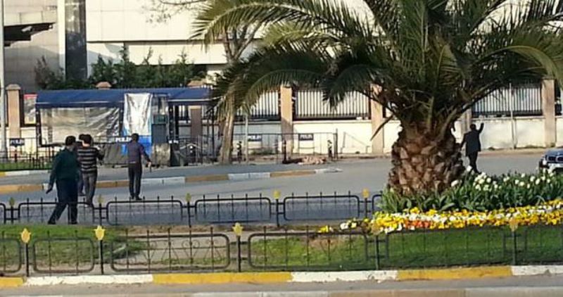 Τουρκία: Πυροβολισμοί έξω από το αρχηγείο της Αστυνομίας - Ένας νεκρός (Photos & Video) - Media