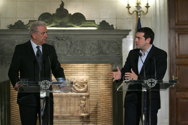 Τσίπρας προς Αβραμόπουλο: Πρέπει να αλλάξει η μεταναστευτική πολιτική της ΕΕ - Αποθήκη ψυχών η Ελλάδα - Media