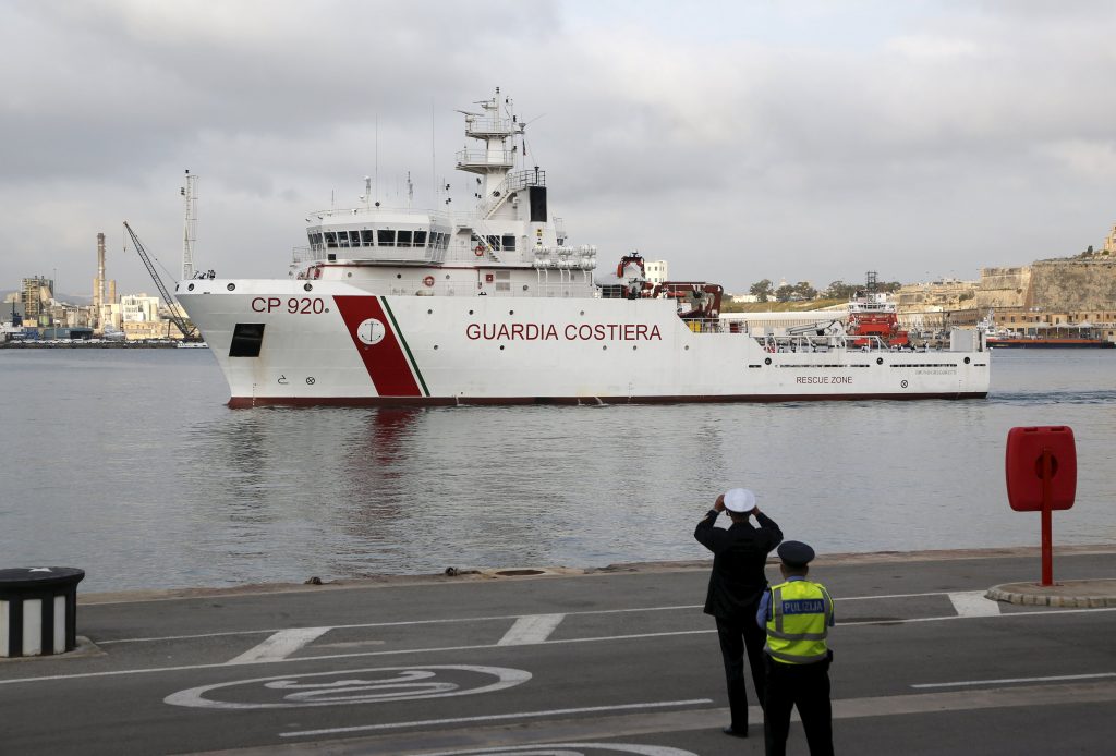 Αγώνας διάσωσης για δύο πλοία με 400 μετανάστες που βρίσκονται σε κίνδυνο στη Μεσόγειο – Κοινές προσπάθειες Ιταλίας-Μάλτας - Media