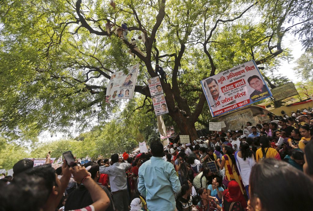 Νέο Δελχί: Αγρότης αυτοκτόνησε διαμαρτυρόμενος για την κατάσχεση γης (ΣΚΛΗΡΕΣ ΦΩΤΟ) - Media