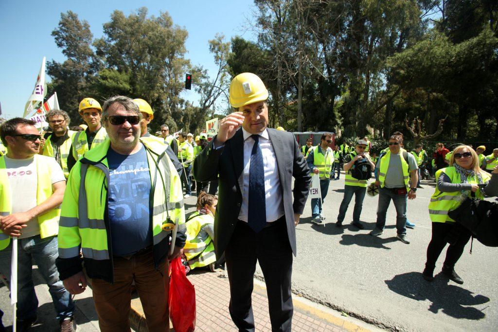 Οι Σαμαροφύλακες Άδωνις και Μουρούτης στο πλευρό των μεταλλωρύχων από τις Σκουριές (photos) - Media