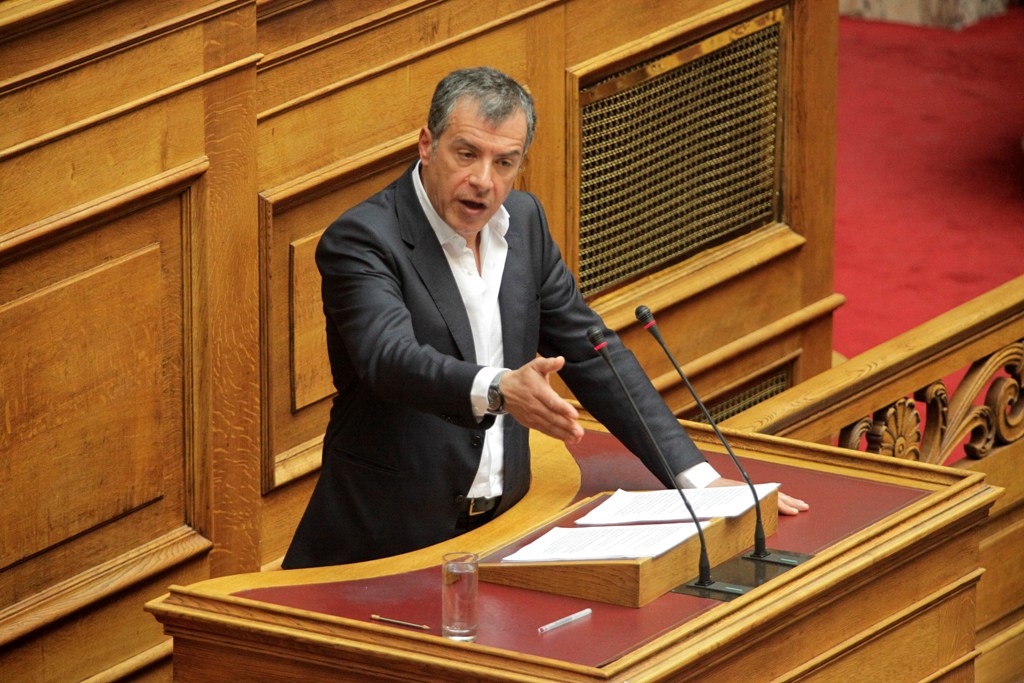 Για «φλερτ με τους τυχοδιωκτισμούς» επέκρινε την κυβέρνηση ο Στ. Θεοδωράκης - Media