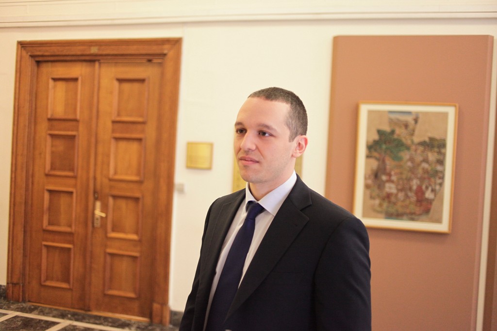 Αναβάλλεται η συζήτηση για την άρση ασυλίας του Ηλία Κασιδιάρη - Media