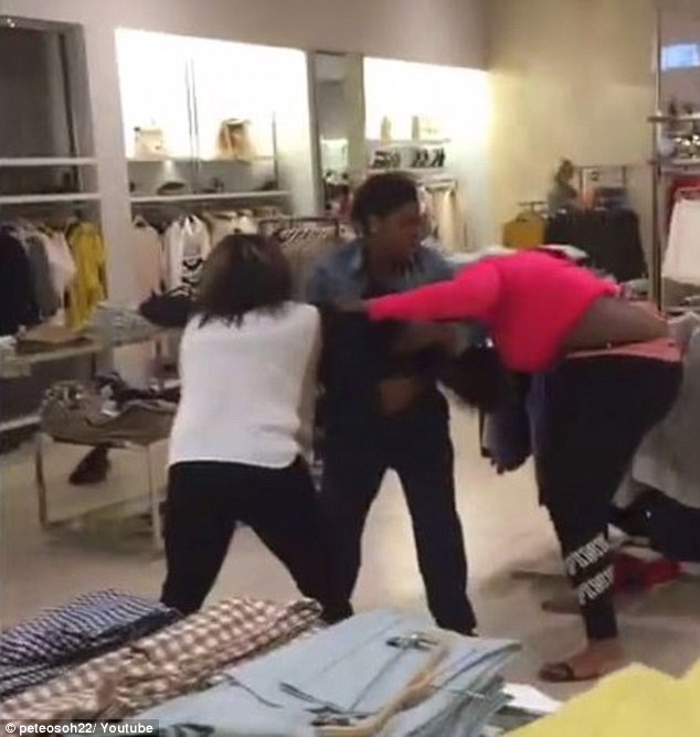 Επικός καυγάς σε κατάστημα Zara (Video) - Media