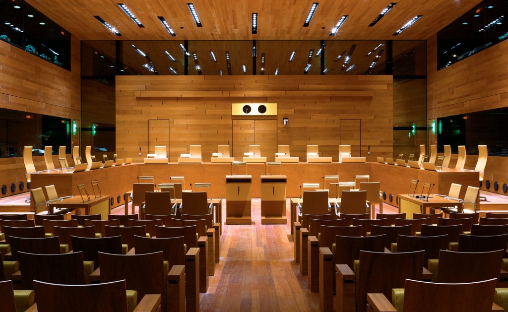 Στο Δικαστήριο της Ε.Ε. παραπέμφθηκε το θέμα των ομαδικών απολύσεων - Media